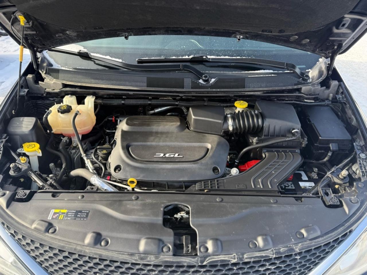 2017 Chrysler Pacifica Touring-L  - Leather Seats Photo