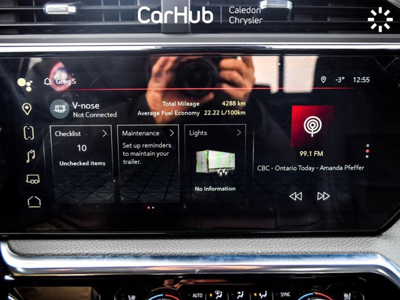 2023 GMC Sierra 1500 Denali 4WD Crew Cab 147" 6.2L Leather 5 passengers with captain chair Multi Pro TailGate Photo4