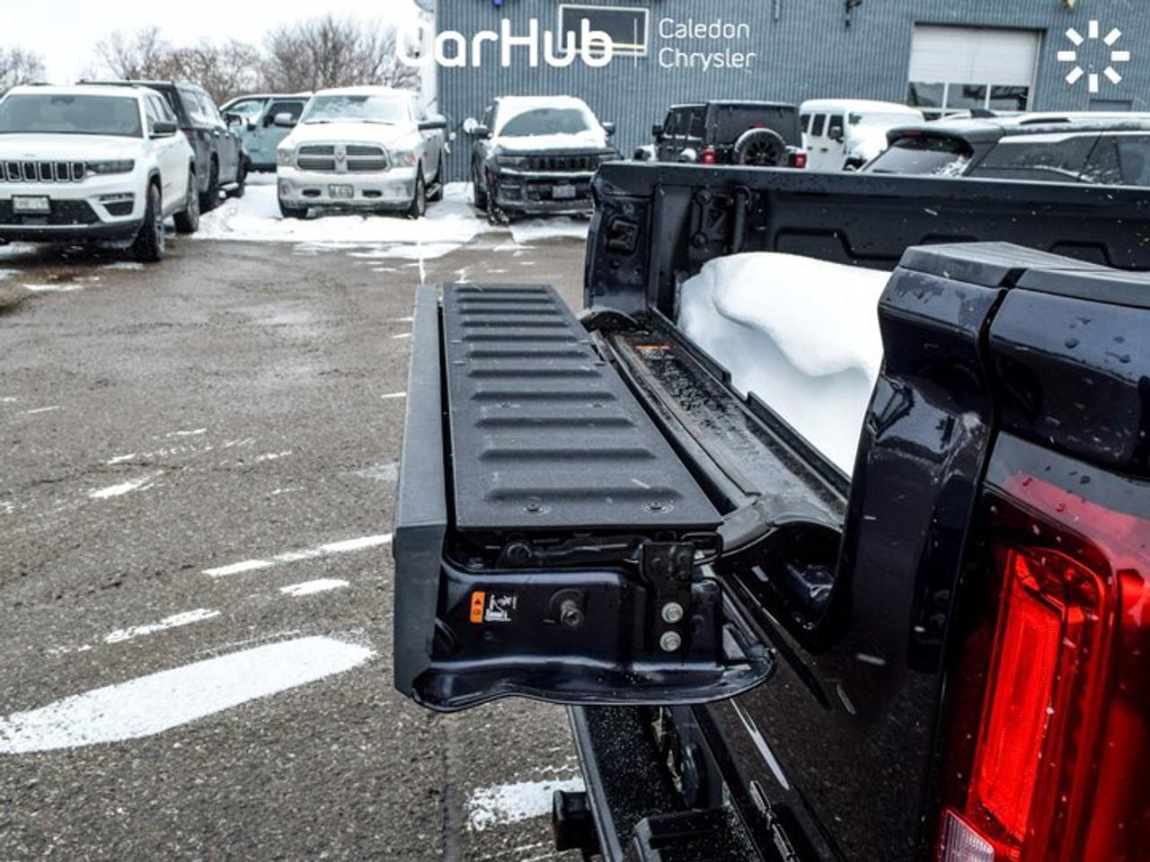 2023 GMC Sierra 1500 Denali 4WD Crew Cab 147" 6.2L Leather 5 passengers with captain chair Multi Pro TailGate Photo