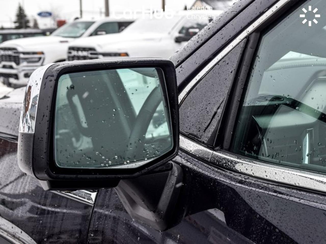 2023 GMC Sierra 1500 Denali 4WD Crew Cab 147" 6.2L Leather 5 passengers with captain chair Multi Pro TailGate Photo