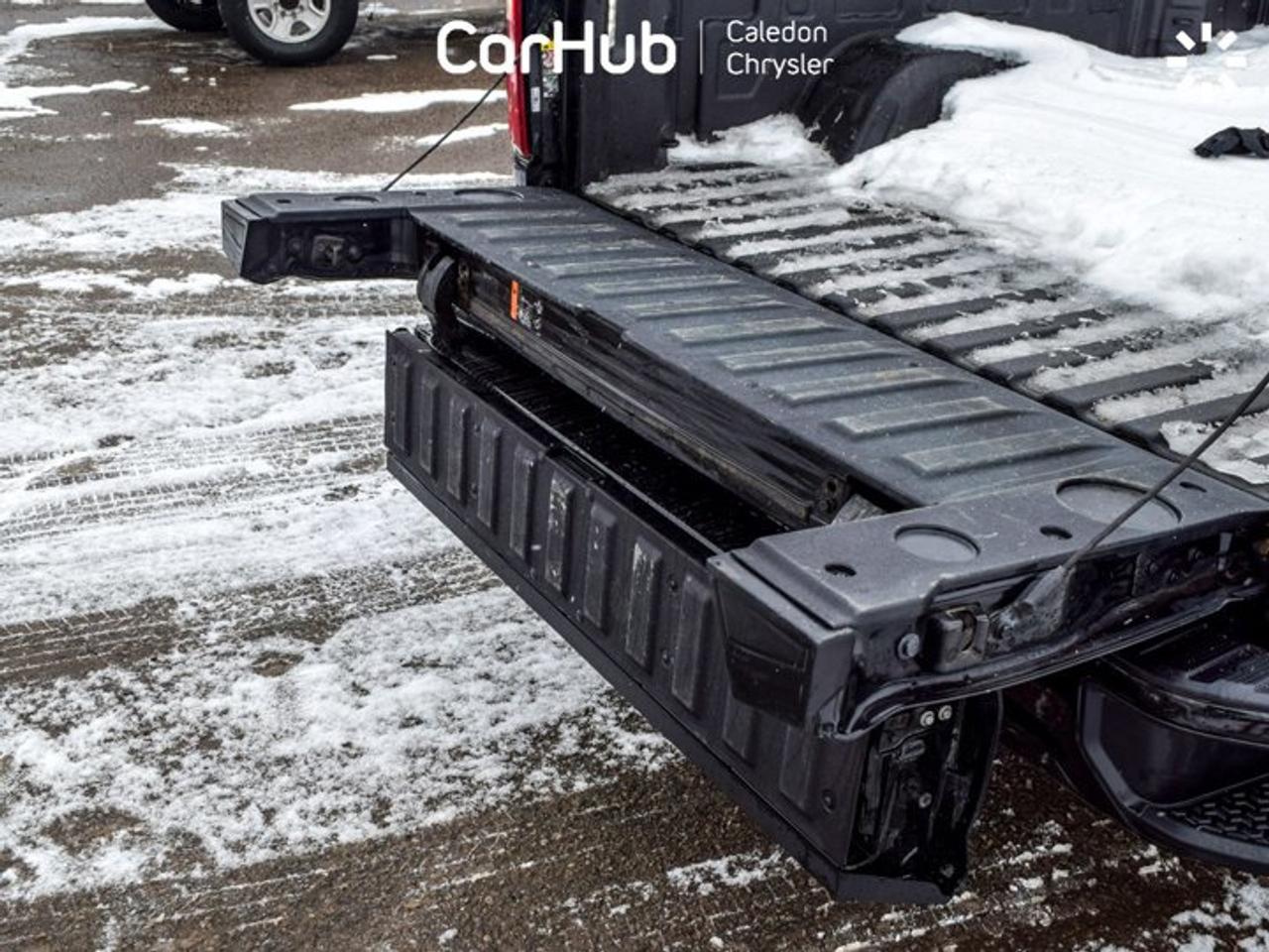 2024 Chevrolet Silverado 1500 Custom 4WD Crew Cab 157" MultiPro Tailgate  6 Passenger Photo