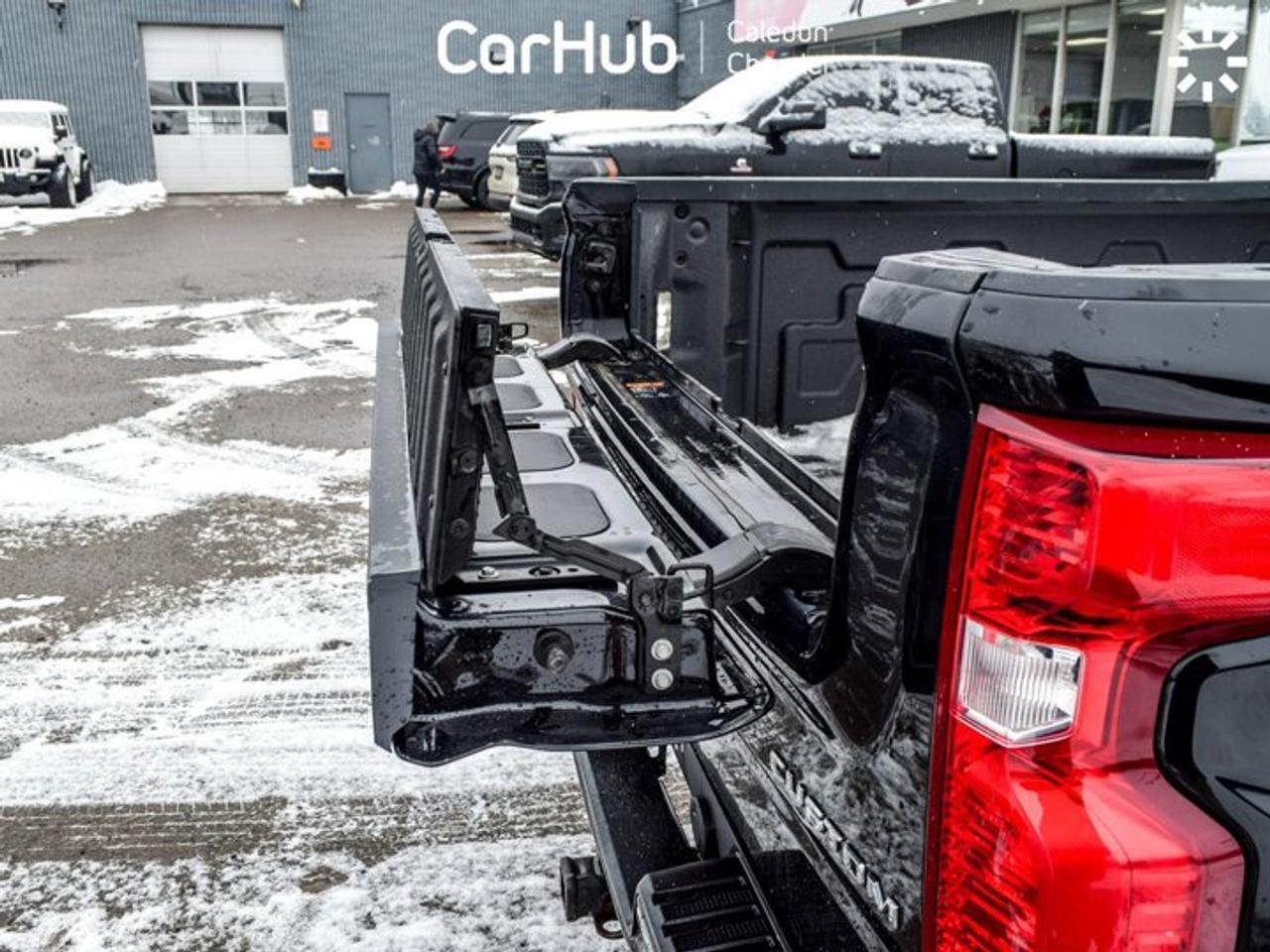 2024 Chevrolet Silverado 1500 Custom 4WD Crew Cab 157" MultiPro Tailgate  6 Passenger Photo