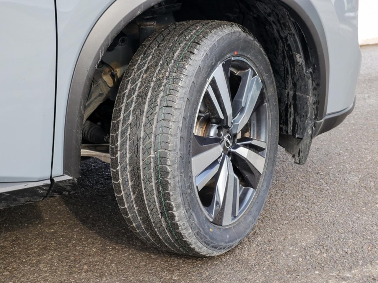 2024 Nissan Rogue SL  - $207 B/W Photo