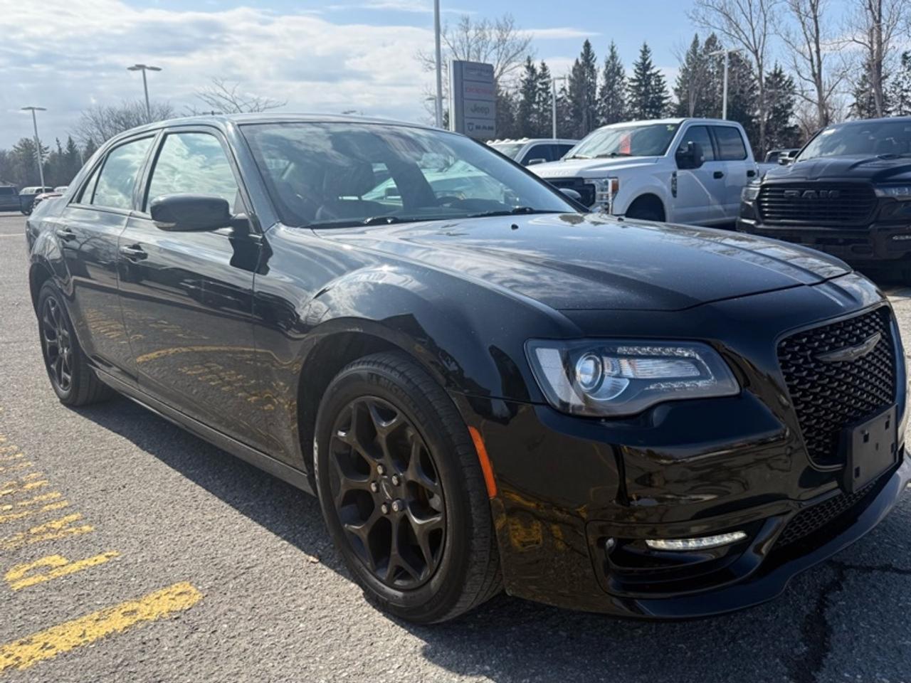 2023 Chrysler 300 Touring L AWD  - Leather Seats Photo