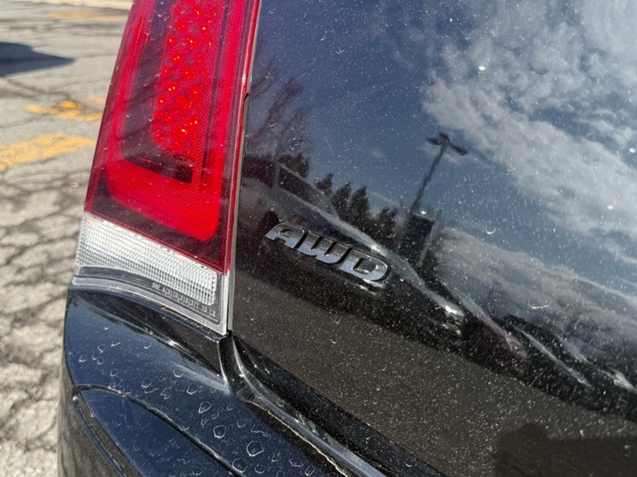 2023 Chrysler 300 Touring L AWD  - Leather Seats Photo