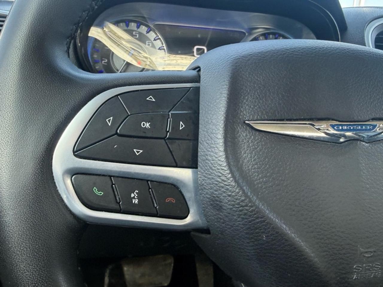 2023 Chrysler 300 Touring L AWD  - Leather Seats Photo