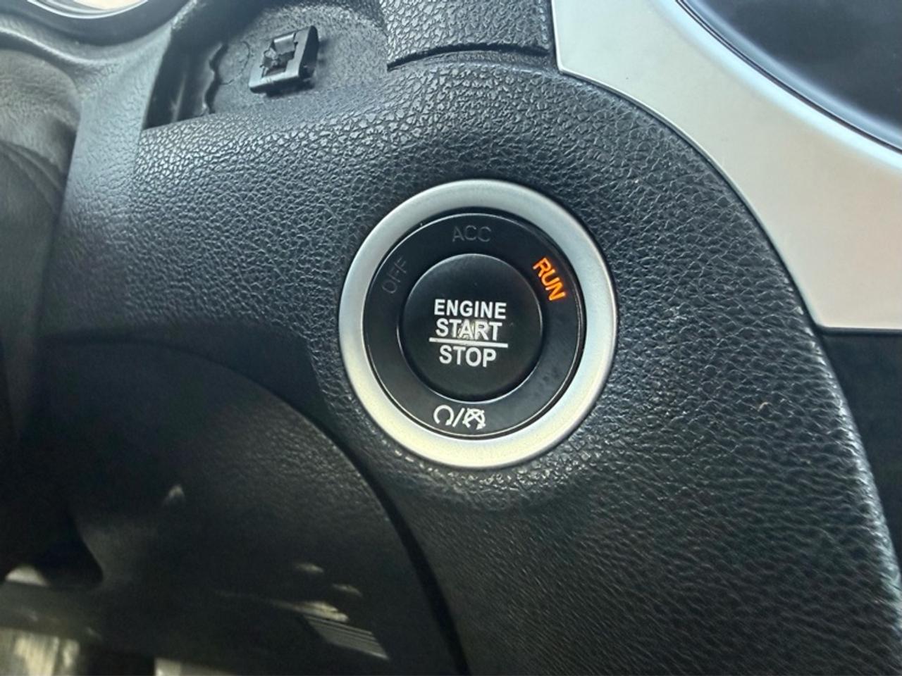 2023 Chrysler 300 Touring L AWD  - Leather Seats Photo