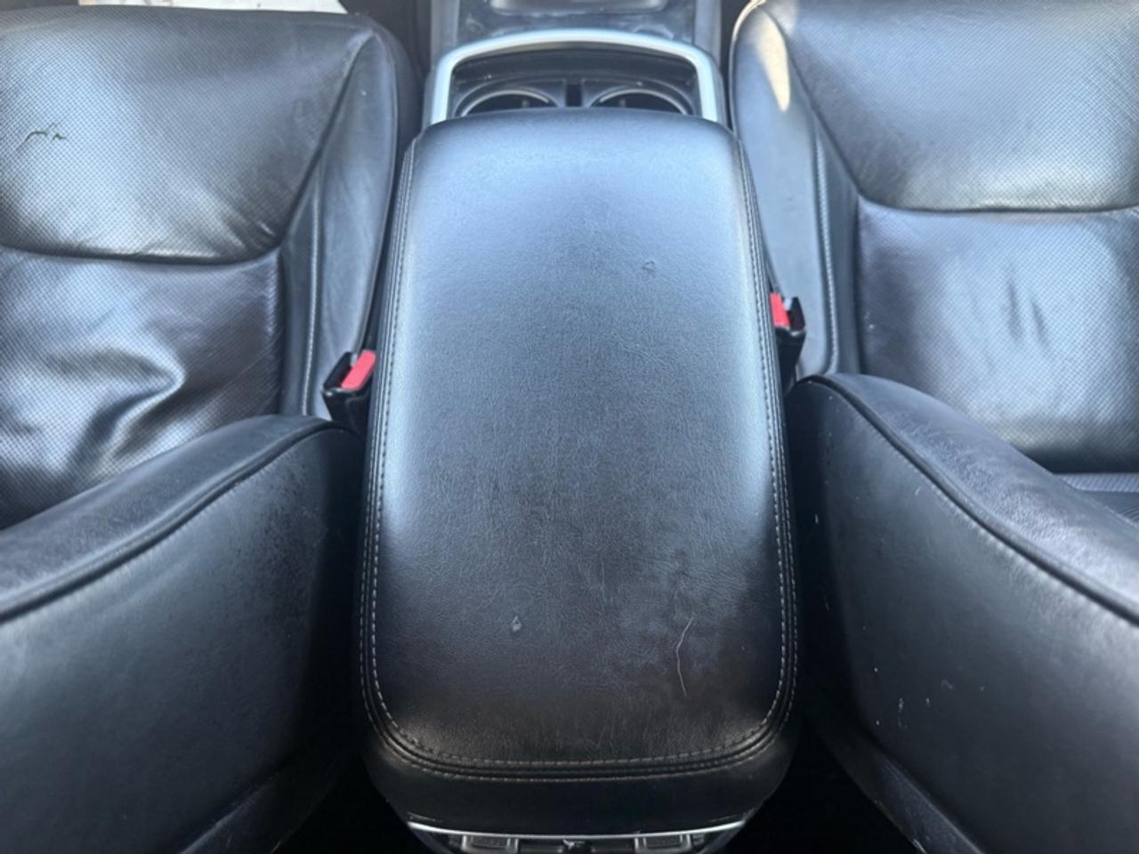 2023 Chrysler 300 Touring L AWD  - Leather Seats Photo