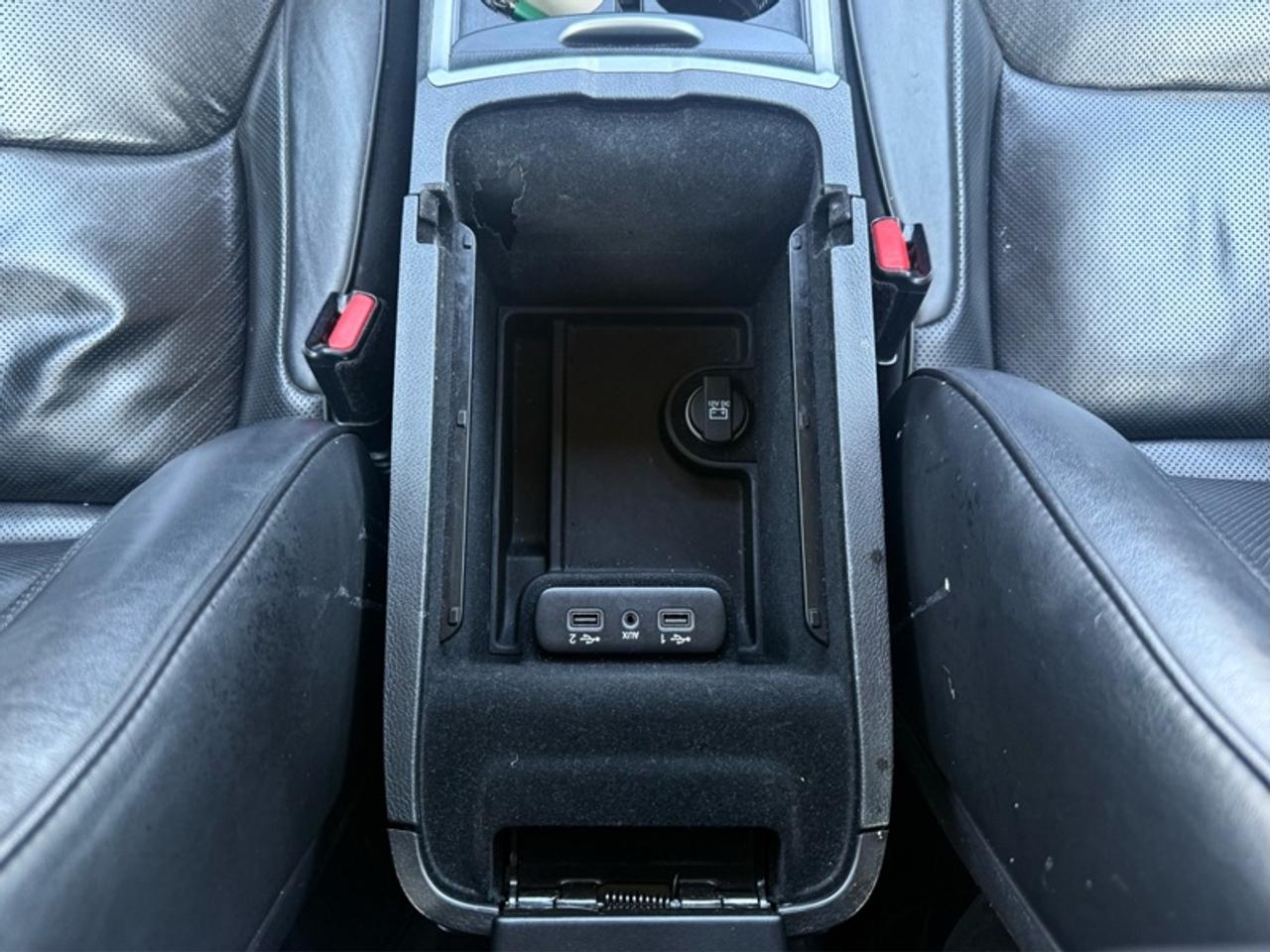 2023 Chrysler 300 Touring L AWD  - Leather Seats Photo