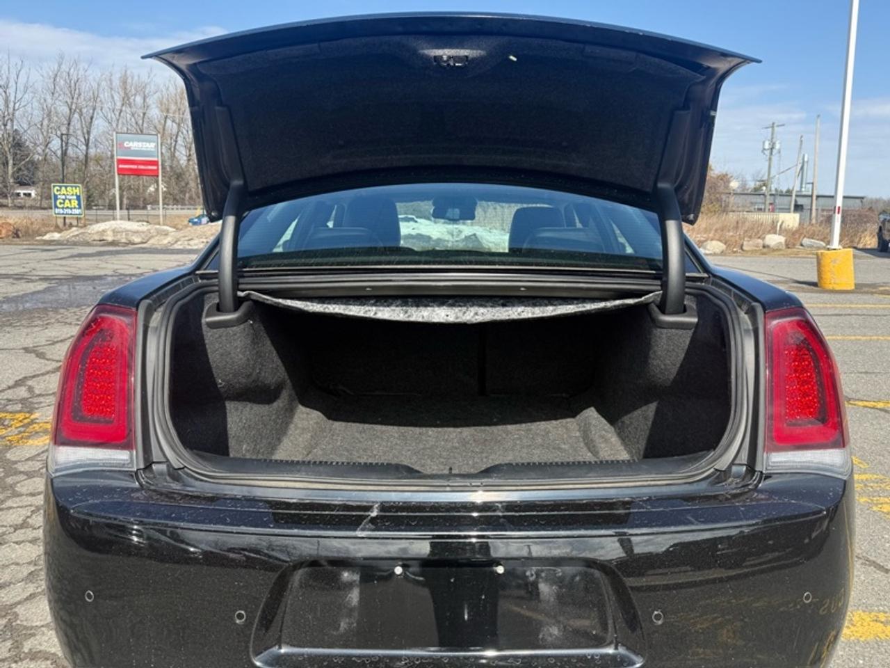 2023 Chrysler 300 Touring L AWD  - Leather Seats Photo