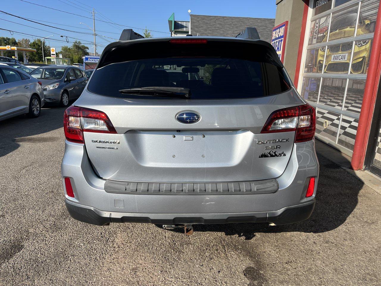 2016 Subaru Outback 3.6R w/Limited & Tech Pkg Photo4