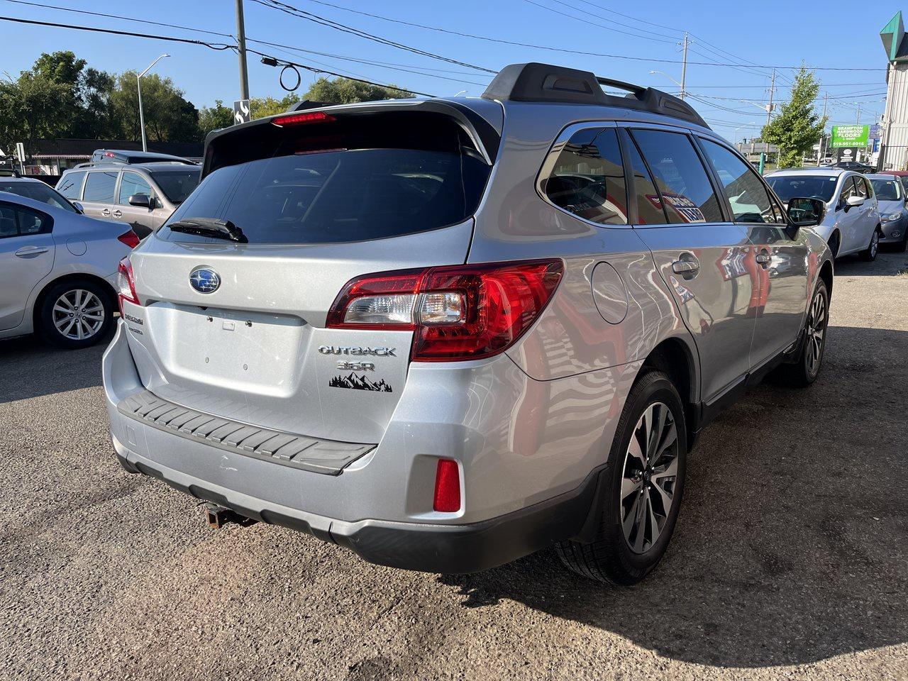 2016 Subaru Outback 3.6R w/Limited & Tech Pkg Photo3