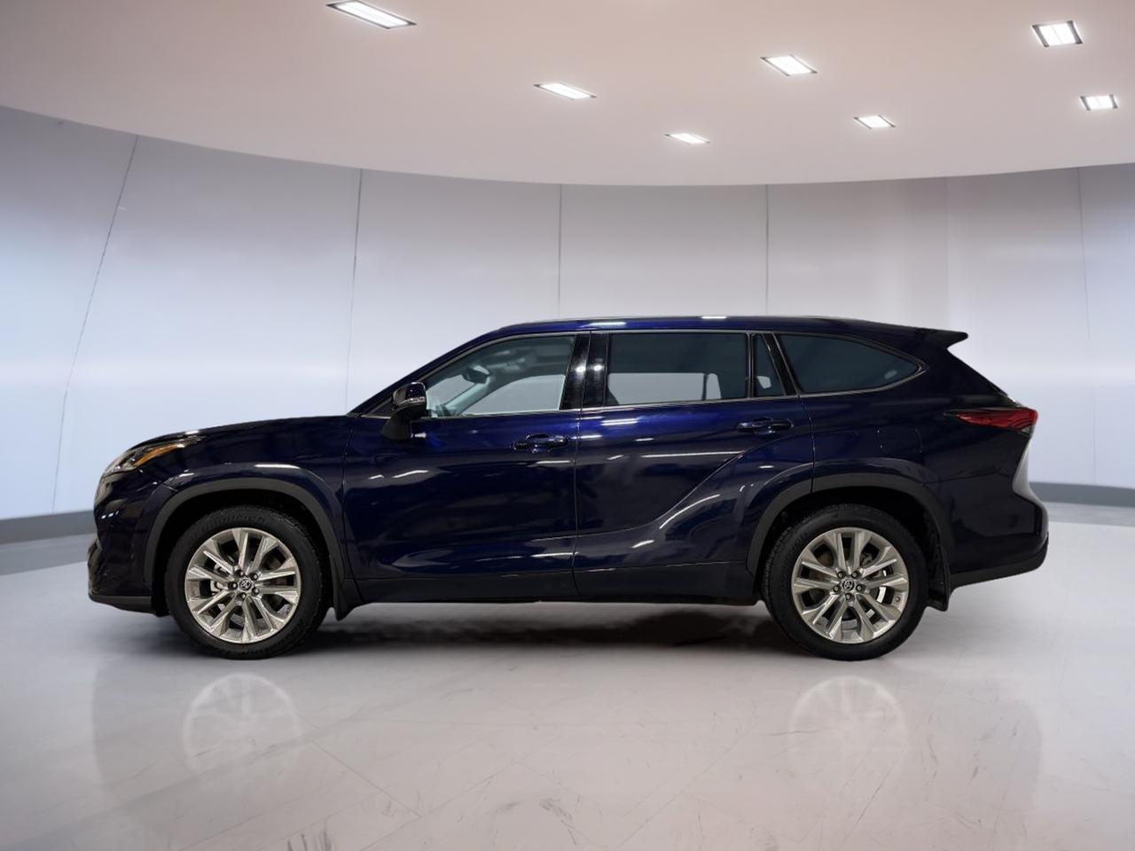 Meet the used 2022 Toyota Highlander Limited at Moose Jaw Honda in Moose Jaw, a smart choice for families who want space, confidence, and smooth power. With 61,950 km, this SUV is ready for many more prairie kilometres. The Blue exterior pairs well with a Brown interior for a premium look.

Under the hood, this 2022 Toyota Highlander Limited uses a 3.5 L V6 Dual VVT-i engine matched to an 8-speed automatic transmission. Add all-wheel drive, and you get sure-footed traction for winter roads, gravel approaches, and wet highways. Its a balanced setup that suits daily commuting and weekend getaways.

FEATURES OF THE Highlander Limited  
»» 3.5 L V6 Dual VVT-i power  
»» 8-speed automatic for smooth shifts  
»» All-wheel drive for confident traction  
»» Blue exterior with Brown interior  

ADVANCED SAFETY FEATURES  
»» All-wheel drive helps maintain road grip  
»» Stable handling feel in poor weather  
»» Predictable power delivery for safer merging  
»» Confident braking feel with V6 control  

PERFORMANCE AND EFFICIENCY  
»» 3.5 L V6 for strong passing  
»» 8-speed automatic keeps revs in check  
»» All-wheel drive supports year-round driving  
»» Smooth acceleration for highway on-ramps  

COMFORT AND CONVENIENCE  
»» Spacious SUV layout for daily use  
»» Easy-to-live-with automatic transmission operation  
»» Comfortable cabin tone with Brown interior  
»» Practical ride height for entry  

TECHNONOLGY AND CONNECTIVITY  
»» Driver-friendly controls with clear layout  
»» Modern SUV design focused on usability  
»» Easy access to key vehicle functions  
»» Simple interface suited for daily driving  

CARGO SPACE  
»» SUV cargo area for errands and trips  
»» Flexible space for sports and luggage  
»» Room to handle family gear easily  
»» Practical storage for everyday needs  

WHAT OTHER OWNERS LIKE  
»» Strong V6 power for merging  
»» All-wheel drive winter confidence  
»» Smooth, quiet highway cruising feel  
»» Versatile space for family life  

This 2022 Toyota Highlander Limiteds VIN is: 5TDDZRBH8NS210333.