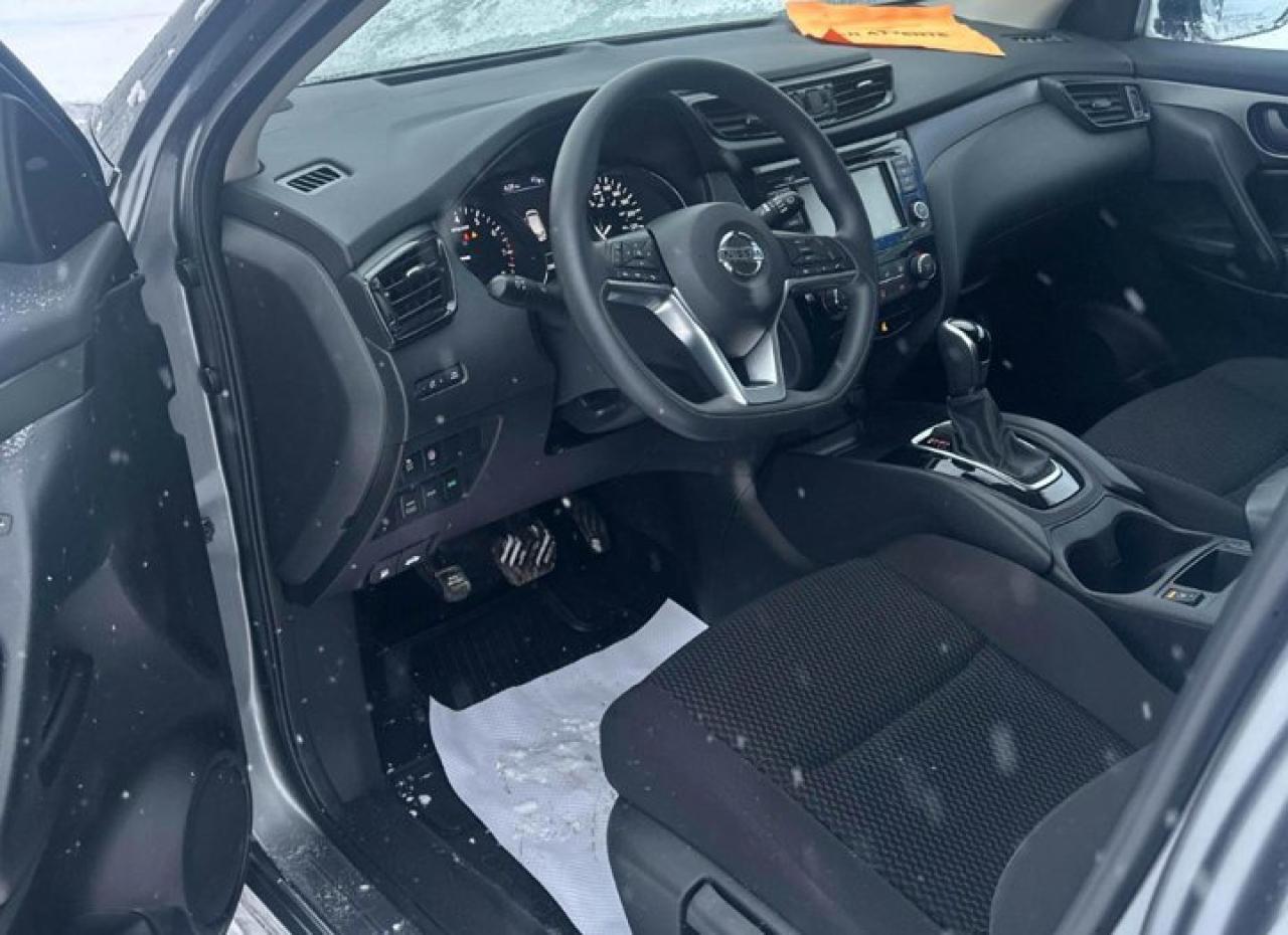 2023 Nissan Qashqai S AWD | Heated Seats | BSM | CarPlay + Android | Rear Camera | Alloy Wheels and more! Photo3