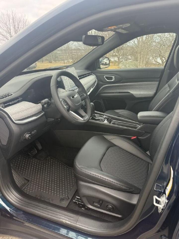 2026 Jeep Compass NORTH Photo