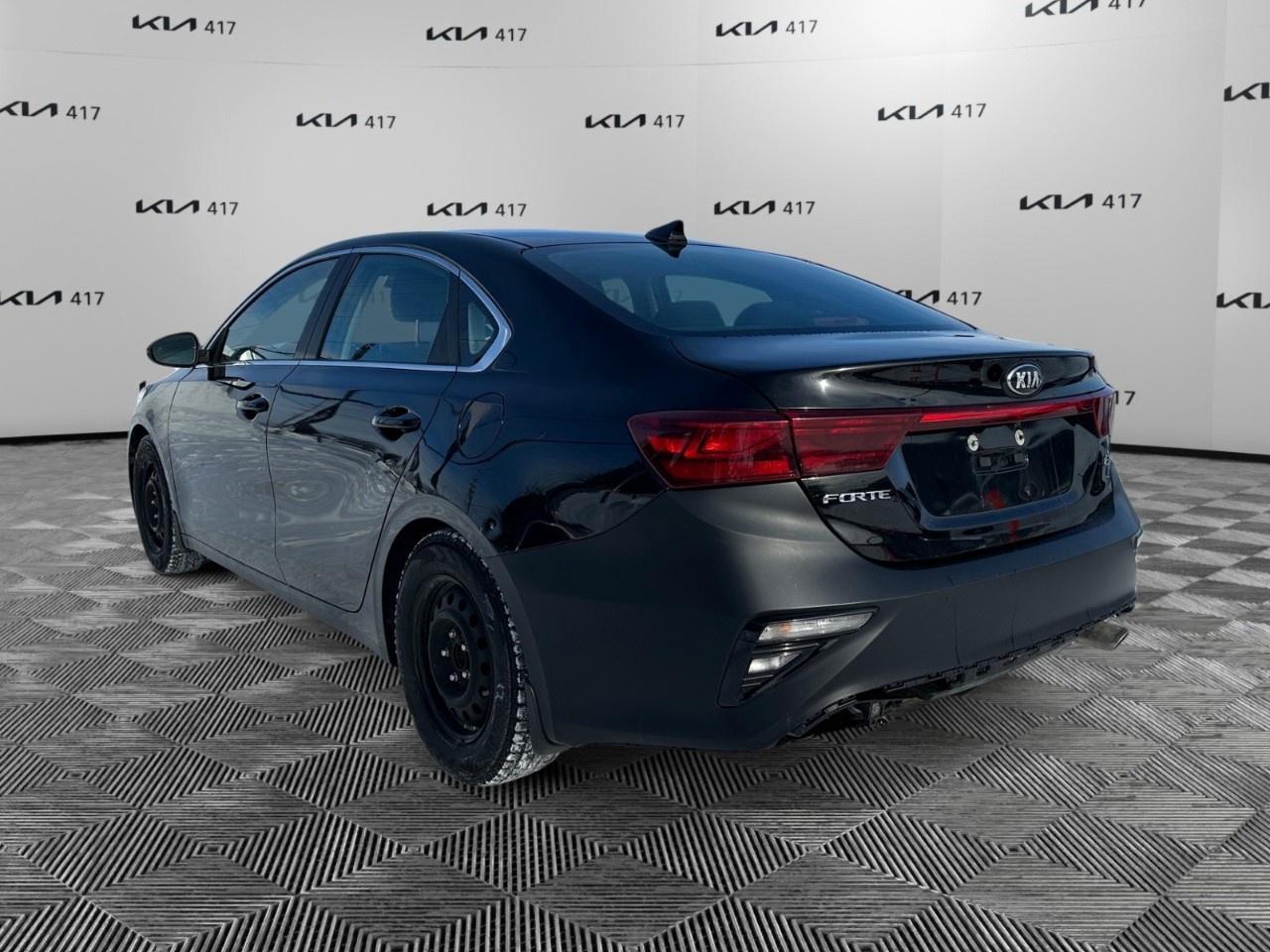 2021 Kia Forte EX IVT Photo2