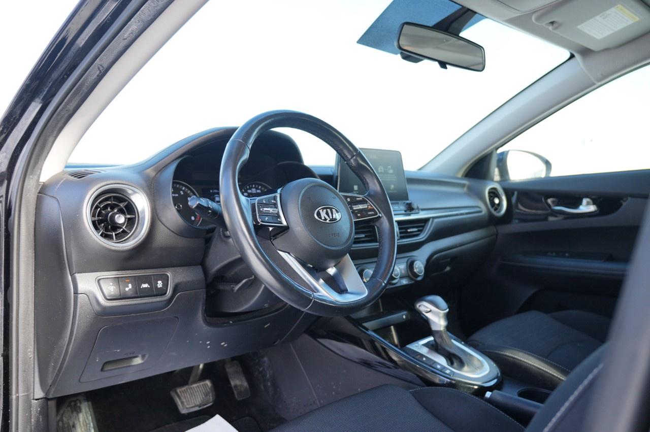 2021 Kia Forte EX IVT Photo