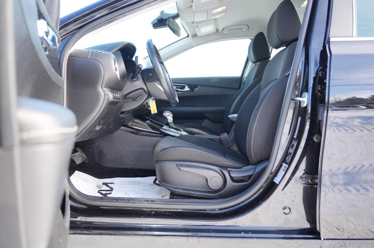 2021 Kia Forte EX IVT Photo