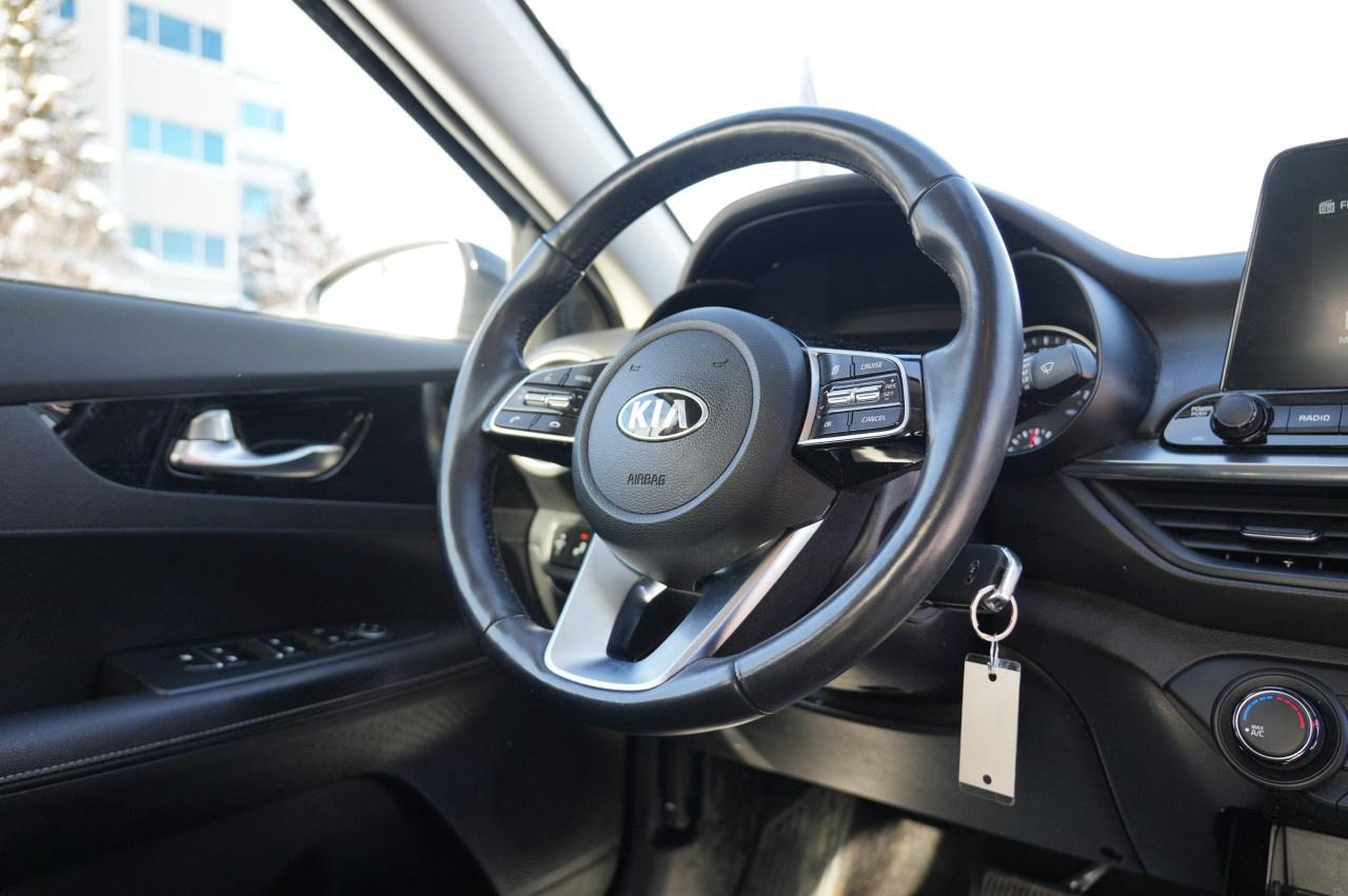 2021 Kia Forte EX IVT Photo