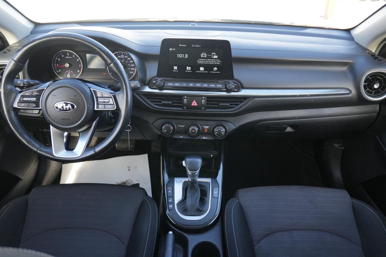 2021 Kia Forte EX IVT Photo