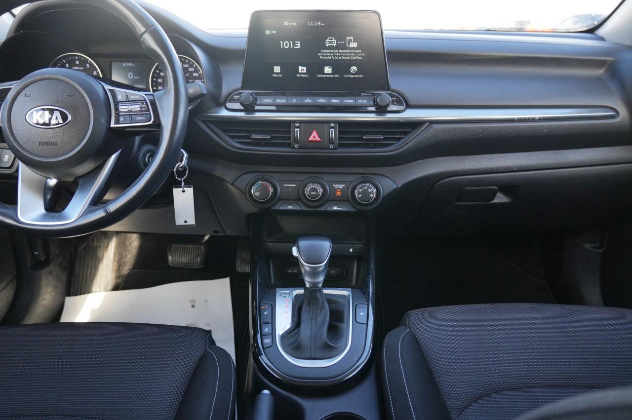 2021 Kia Forte EX IVT Photo