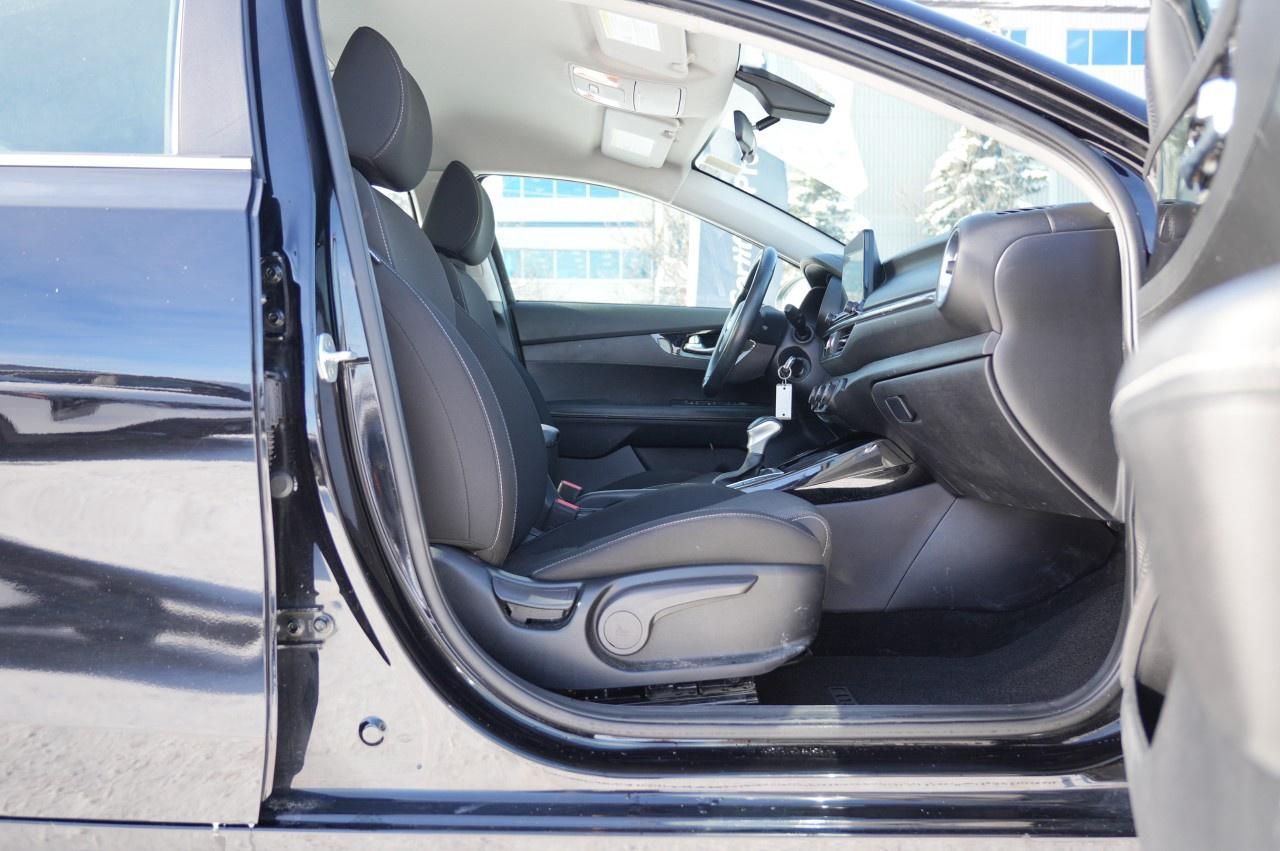 2021 Kia Forte EX IVT Photo