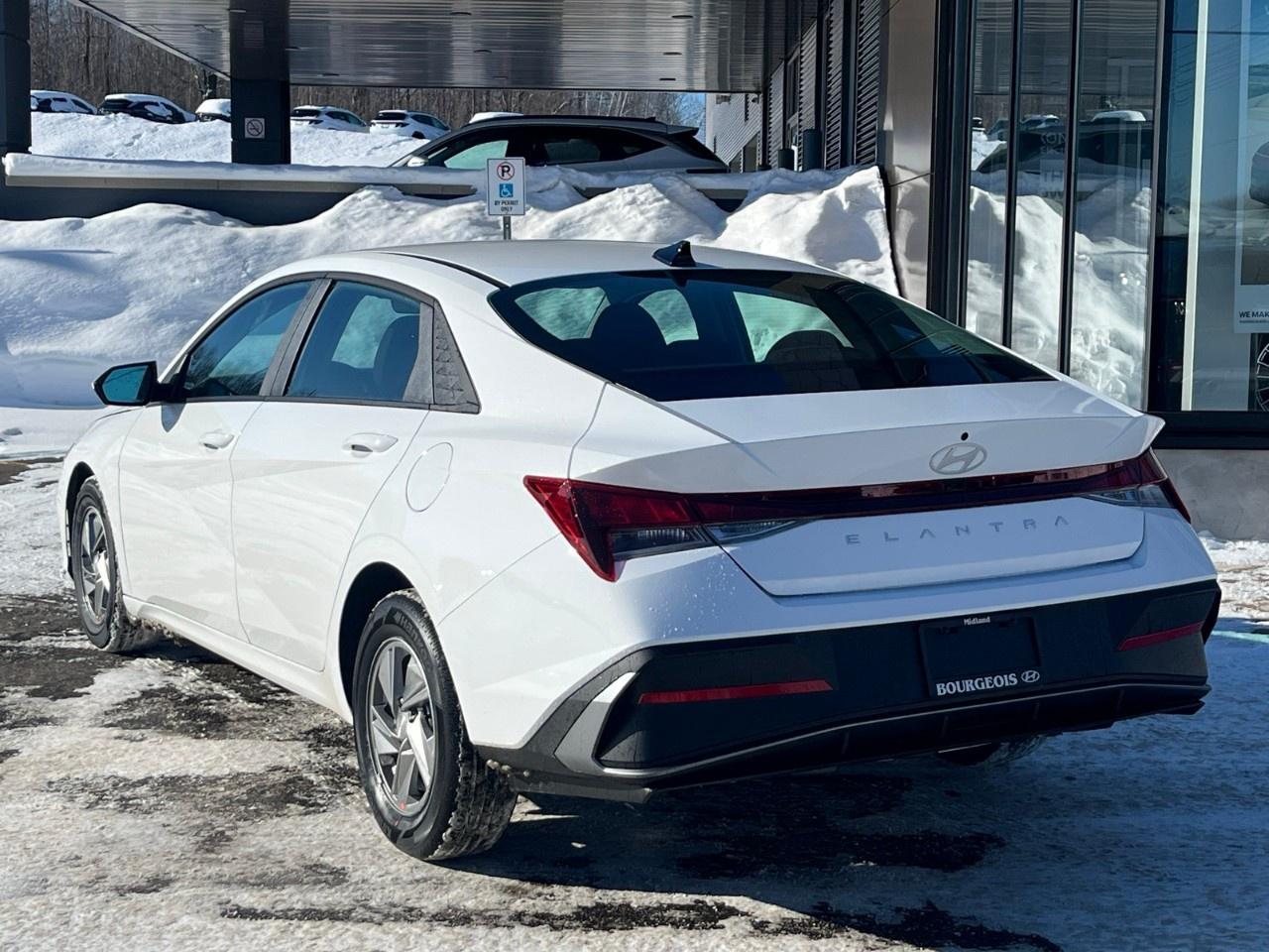 2026 Hyundai Elantra Essential IVT Photo