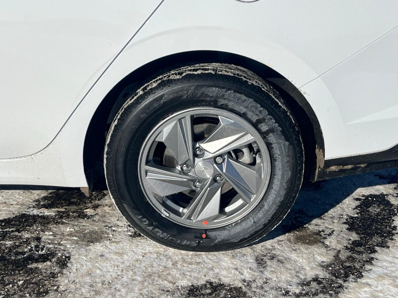 2026 Hyundai Elantra Essential IVT Photo