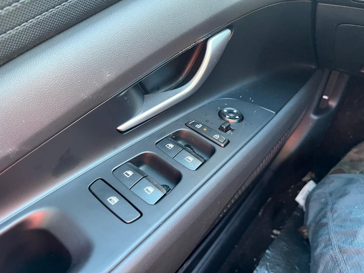 2026 Hyundai Elantra Essential IVT Photo