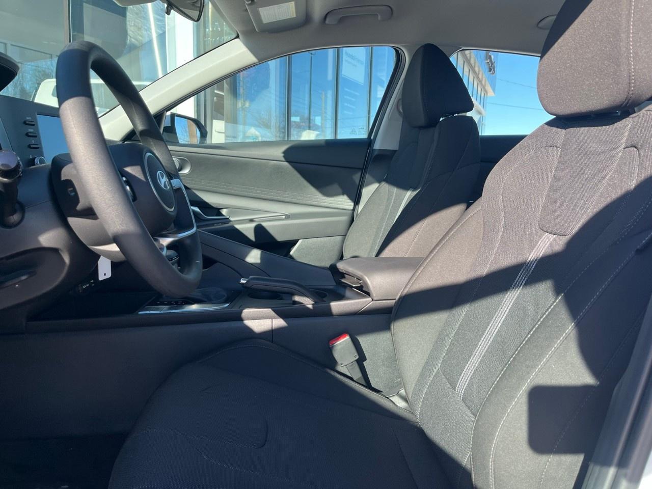 2026 Hyundai Elantra Essential IVT Photo