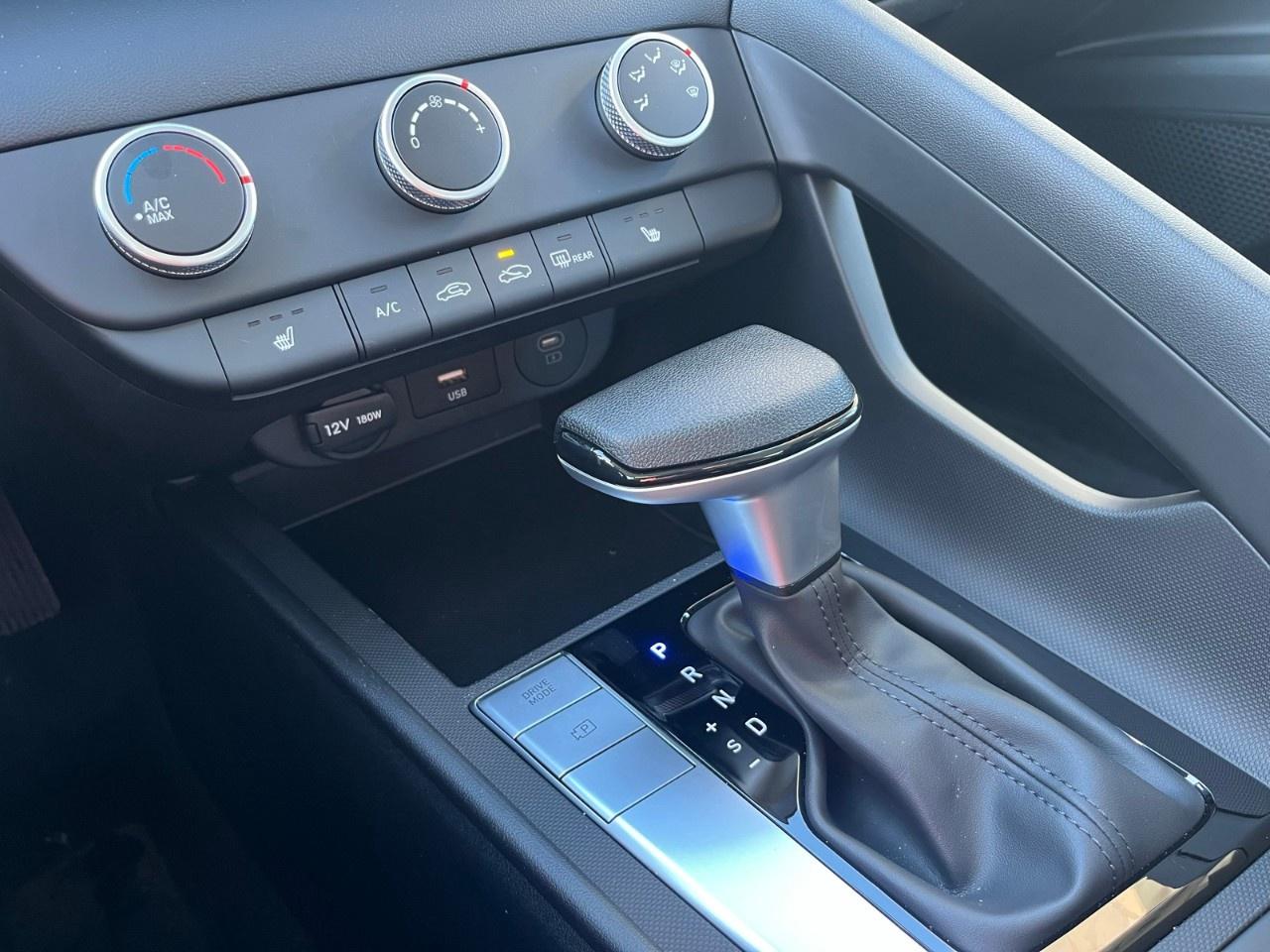 2026 Hyundai Elantra Essential IVT Photo