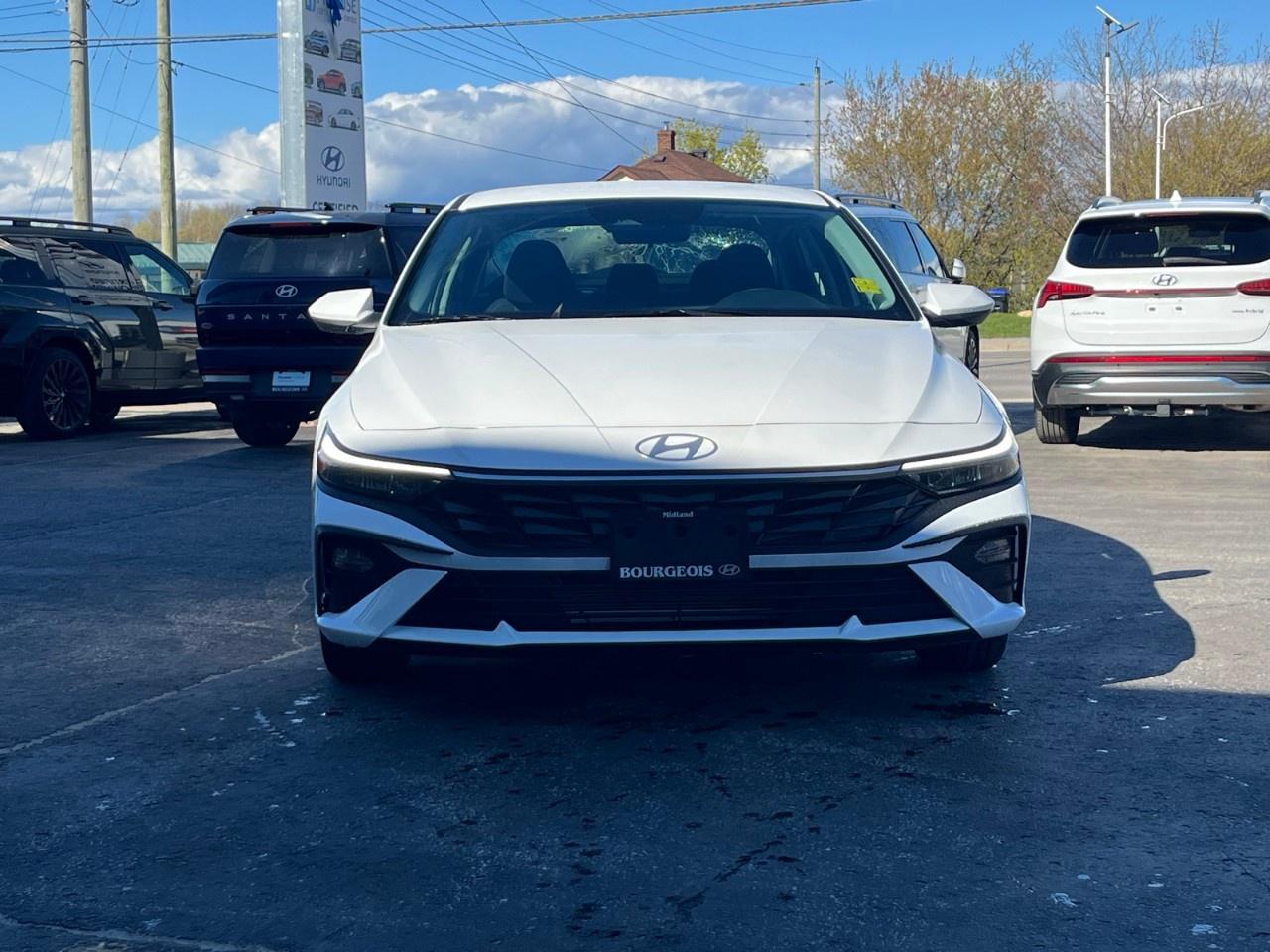 2026 Hyundai Elantra Essential IVT Photo