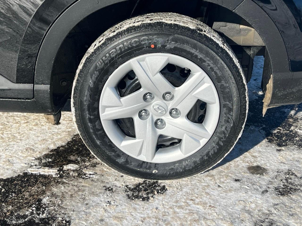 2026 Hyundai Venue Essential IVT Photo