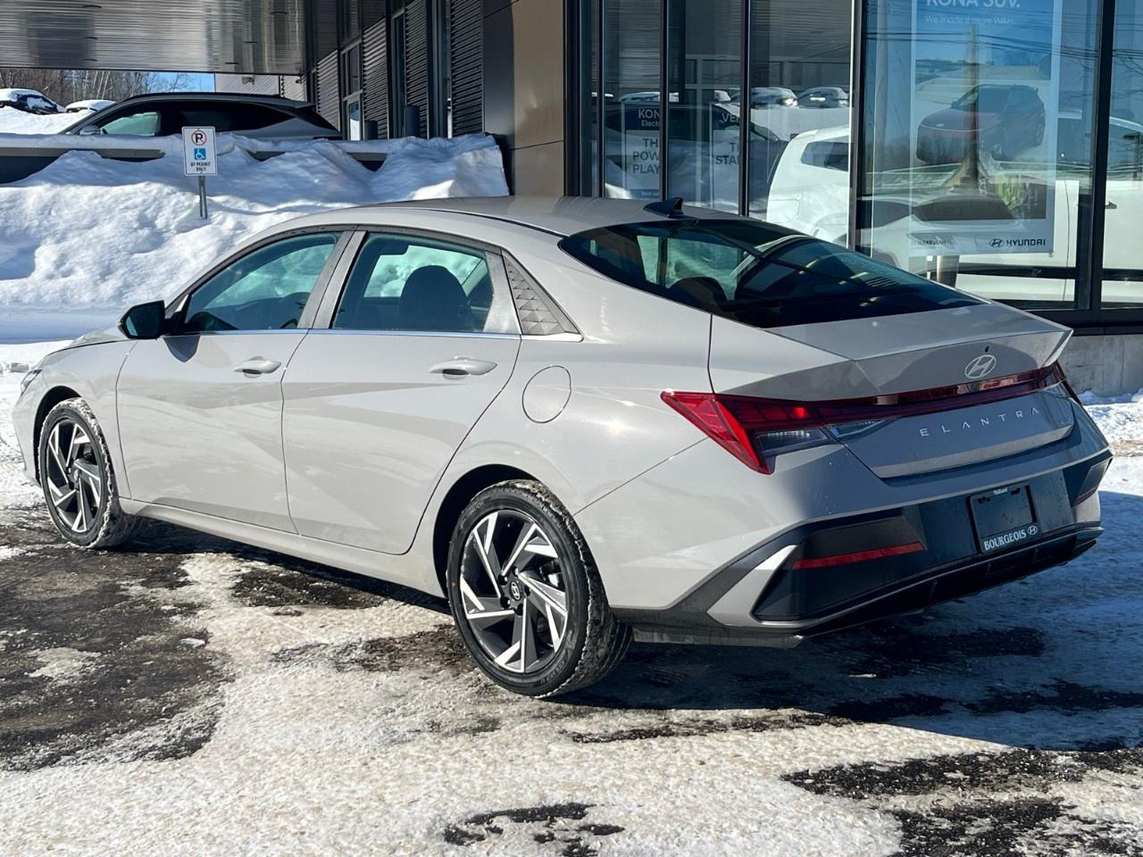 2026 Hyundai Elantra Hybrid Luxury Sedan Photo