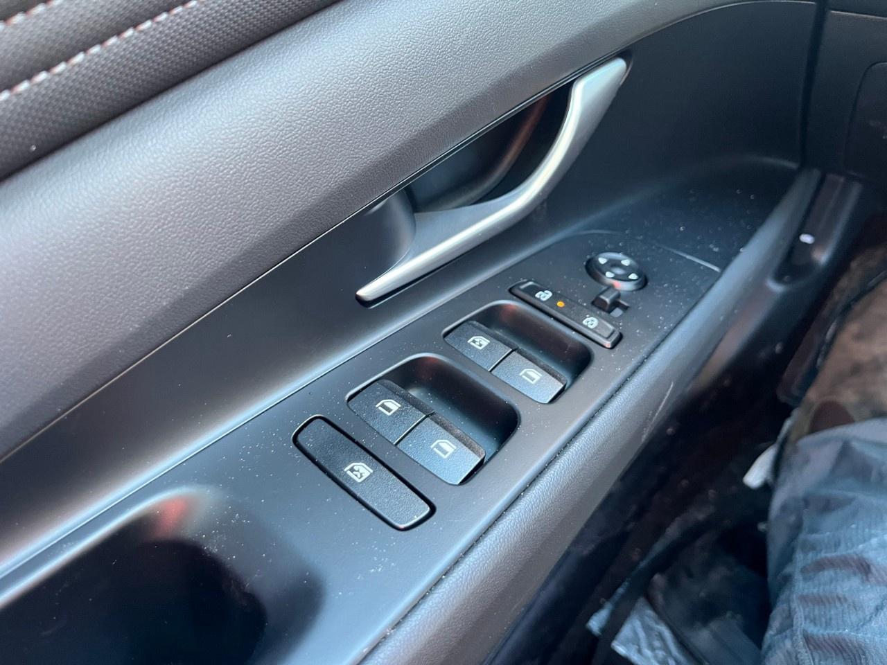 2026 Hyundai Elantra Hybrid Luxury Sedan Photo