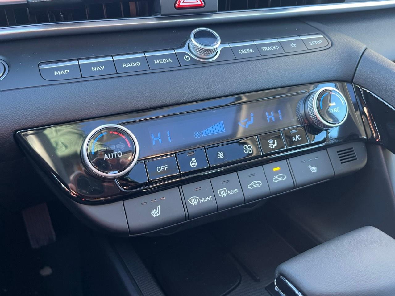 2026 Hyundai Elantra Hybrid Luxury Sedan Photo