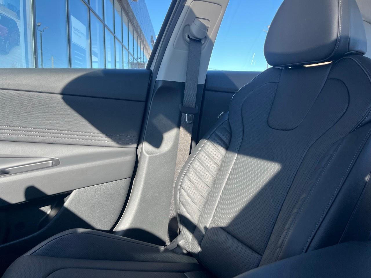 2026 Hyundai Elantra Hybrid Luxury Sedan Photo