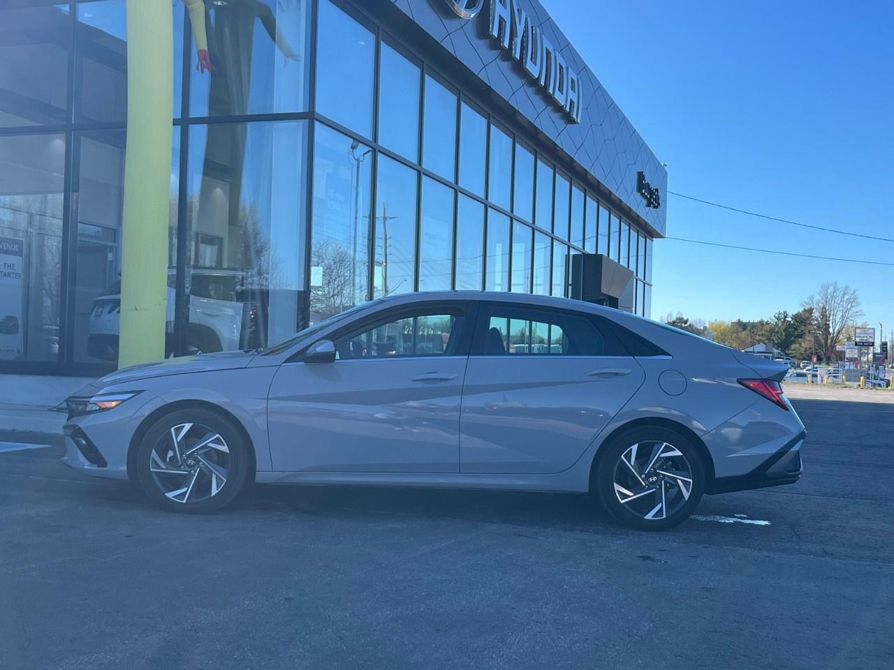 2026 Hyundai Elantra Hybrid Luxury Sedan Photo