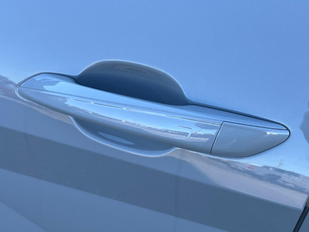 2026 Hyundai Elantra Hybrid Luxury Sedan Photo