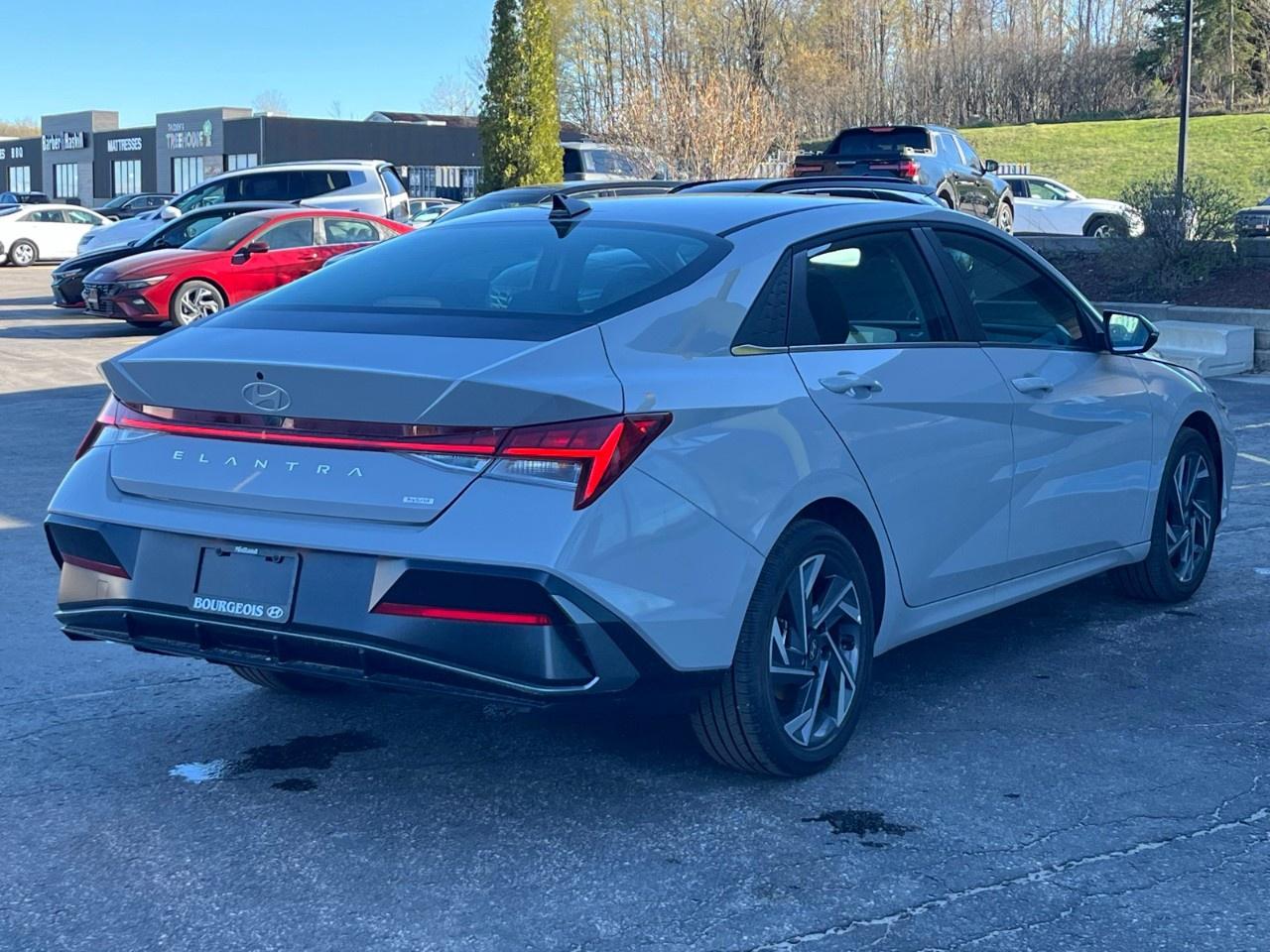 2026 Hyundai Elantra Hybrid Luxury Sedan Photo