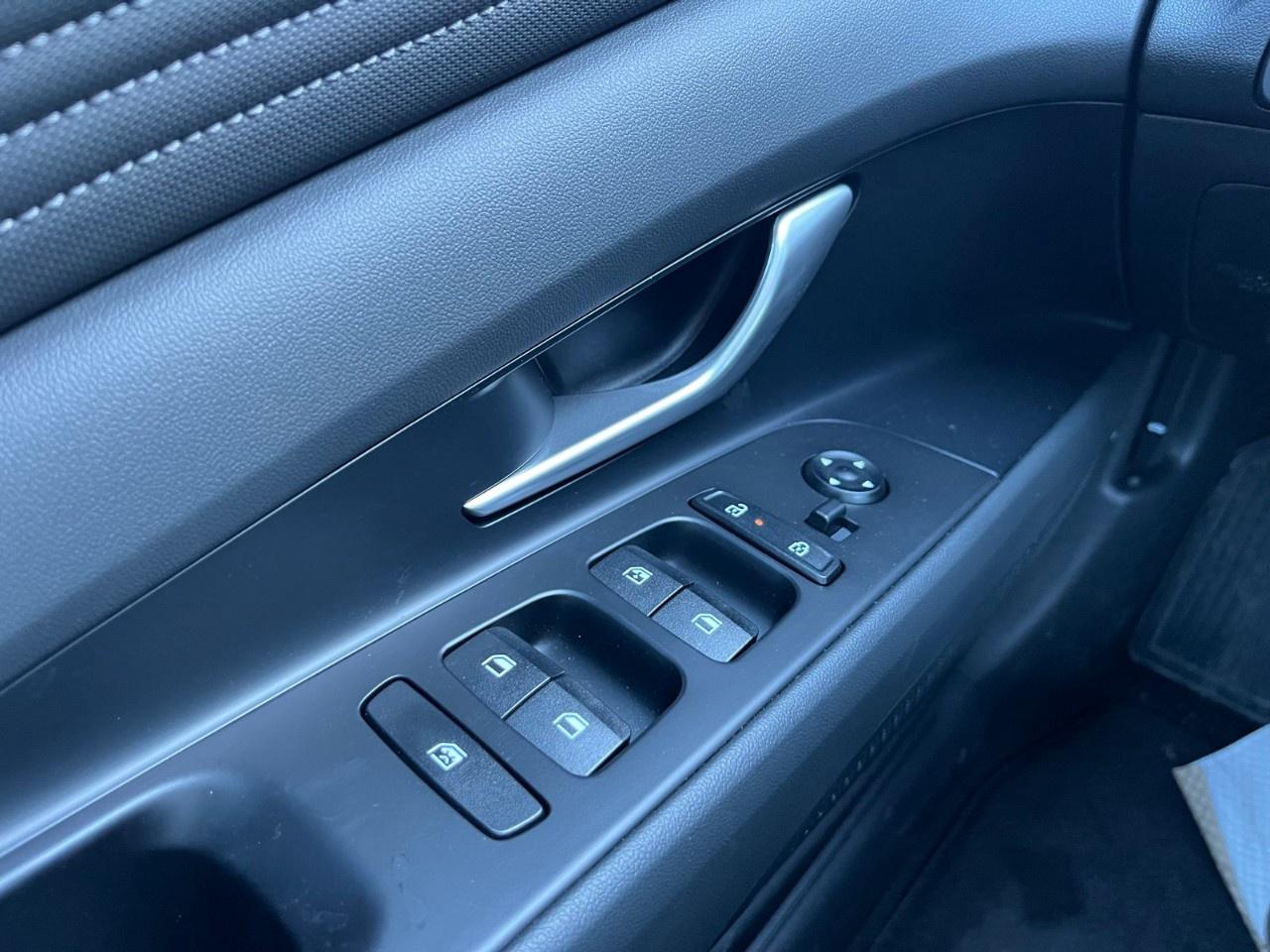 2026 Hyundai Elantra Hybrid Luxury Sedan Photo