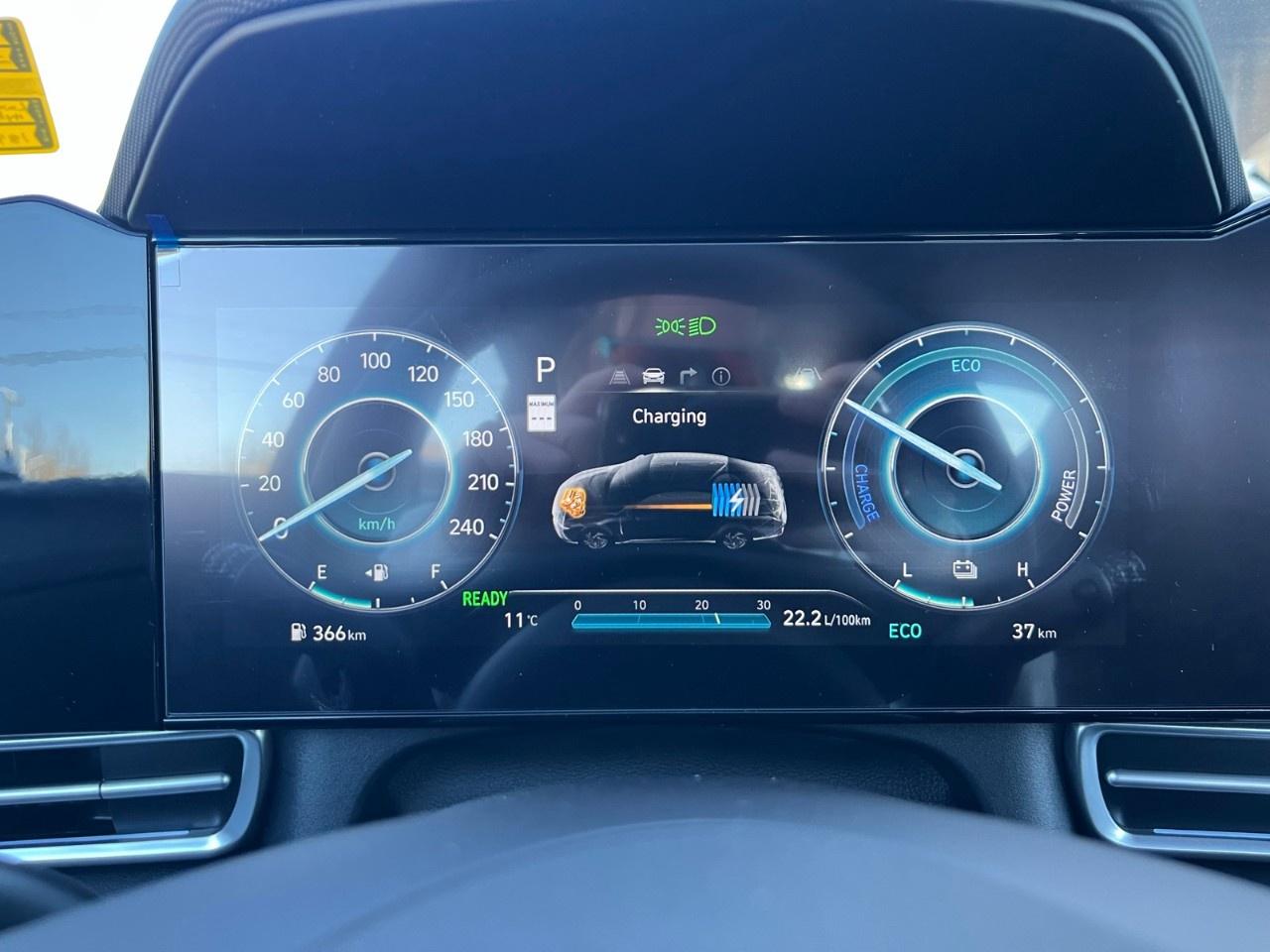 2026 Hyundai Elantra Hybrid Luxury Sedan Photo
