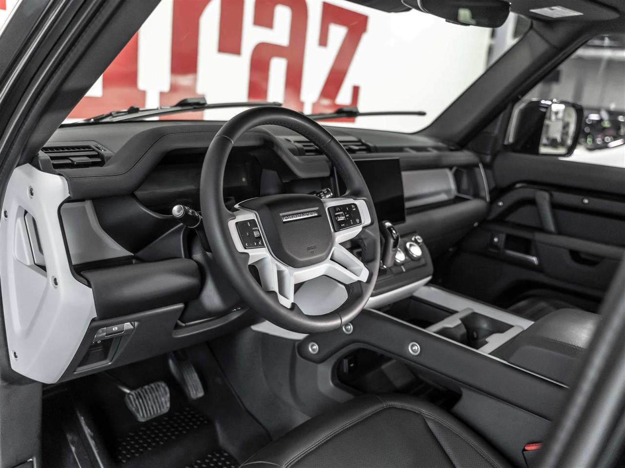 2025 Land Rover Defender S|110 P300|7PASSENGER|ADAPT CRUISE|360CAM|MERIDIAN Photo