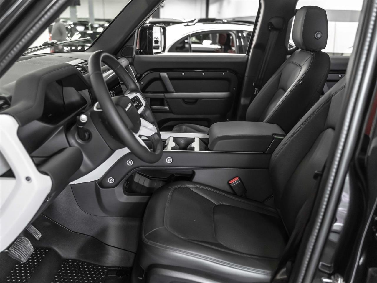 2025 Land Rover Defender S|110 P300|7PASSENGER|ADAPT CRUISE|360CAM|MERIDIAN Photo