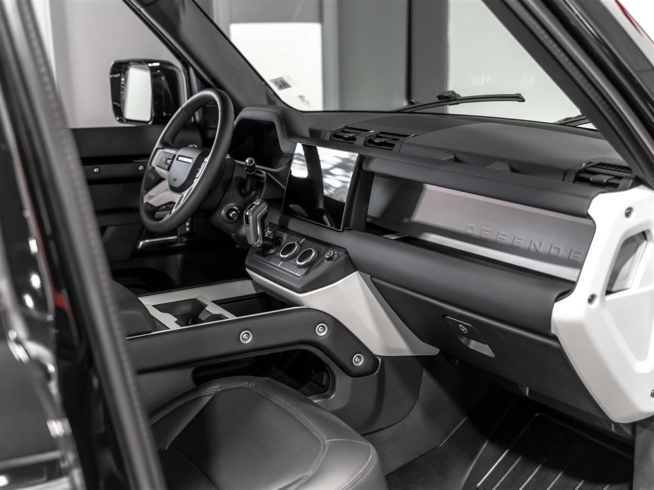 2025 Land Rover Defender S|110 P300|7PASSENGER|ADAPT CRUISE|360CAM|MERIDIAN Photo