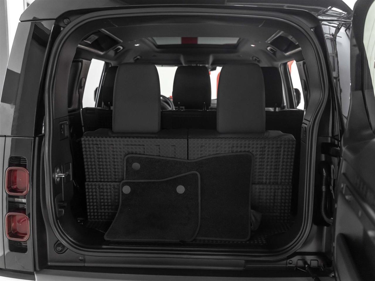 2025 Land Rover Defender S|110 P300|7PASSENGER|ADAPT CRUISE|360CAM|MERIDIAN Photo