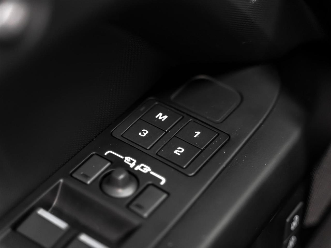 2025 Land Rover Defender S|110 P300|7PASSENGER|ADAPT CRUISE|360CAM|MERIDIAN Photo