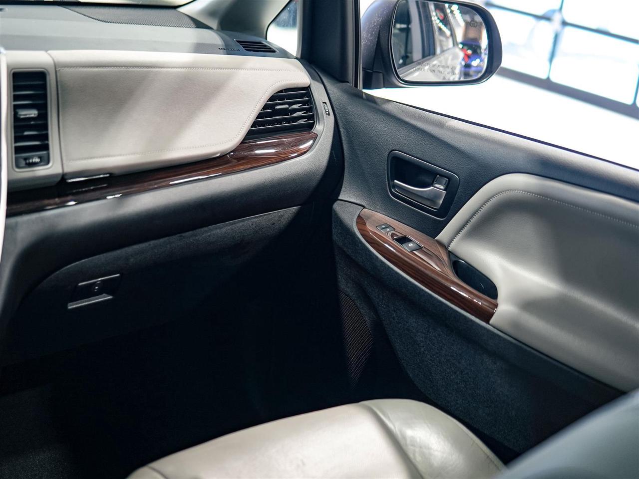 2018 Toyota Sienna LIMITED AWD | NO ACCIDENTS | LTHR | DUAL ROOF | NAV Photo