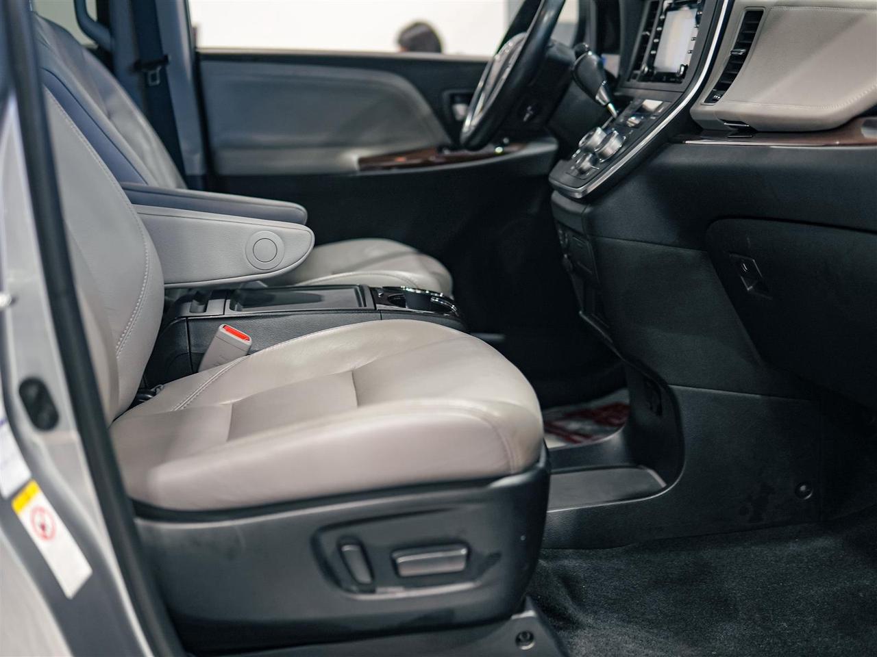 2018 Toyota Sienna LIMITED AWD | NO ACCIDENTS | LTHR | DUAL ROOF | NAV Photo