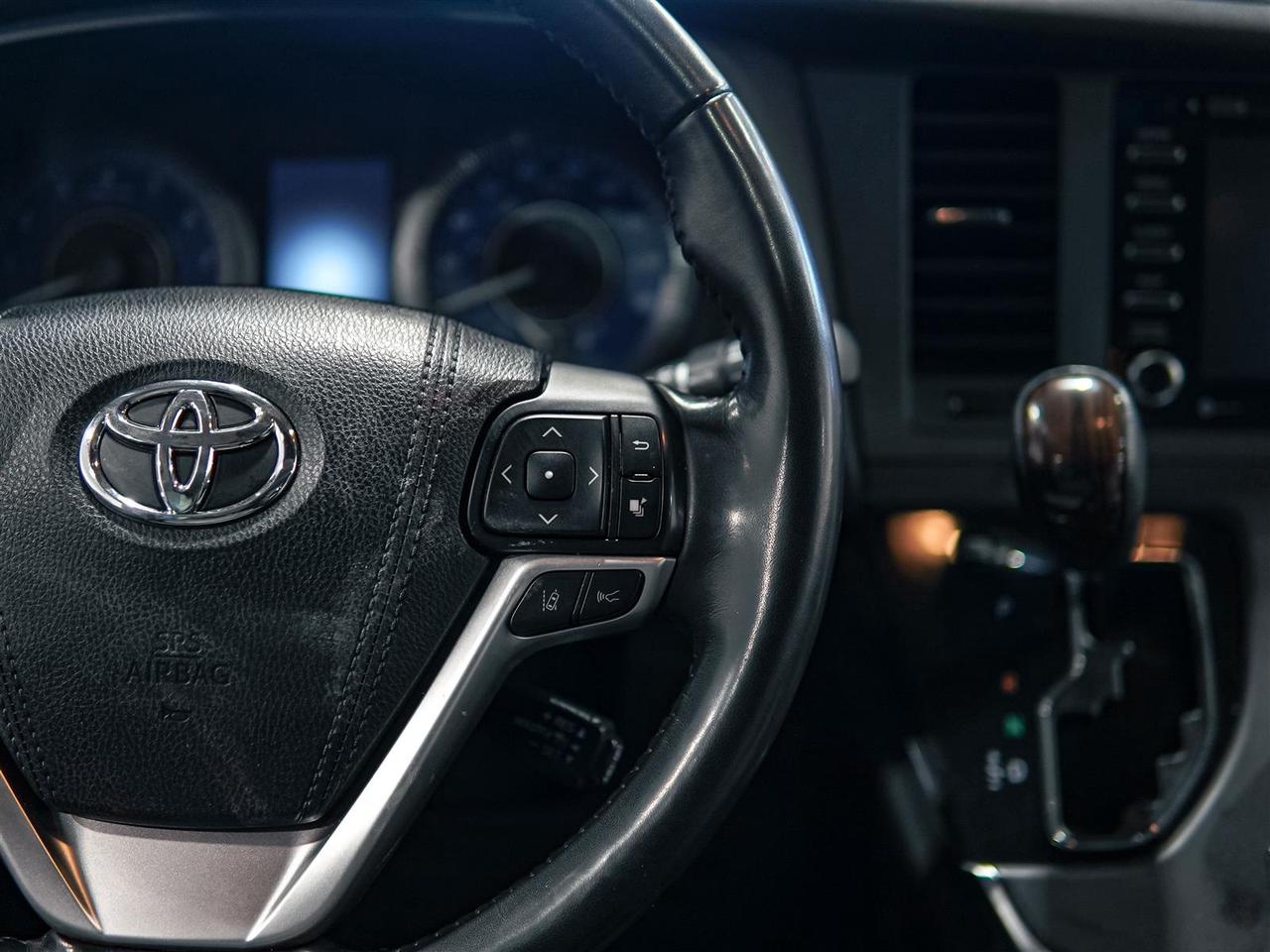 2018 Toyota Sienna LIMITED AWD | NO ACCIDENTS | LTHR | DUAL ROOF | NAV Photo